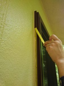 姫路市にて外壁塗装　刷毛　細部塗装３